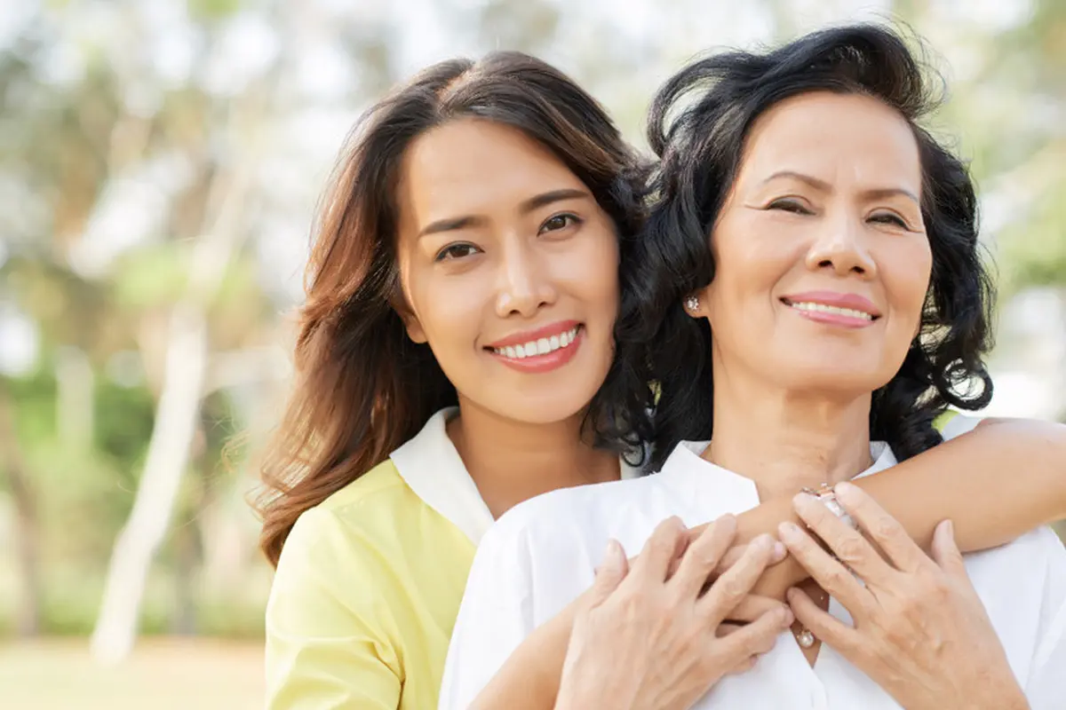 ibu dan anak perempuan dewasa