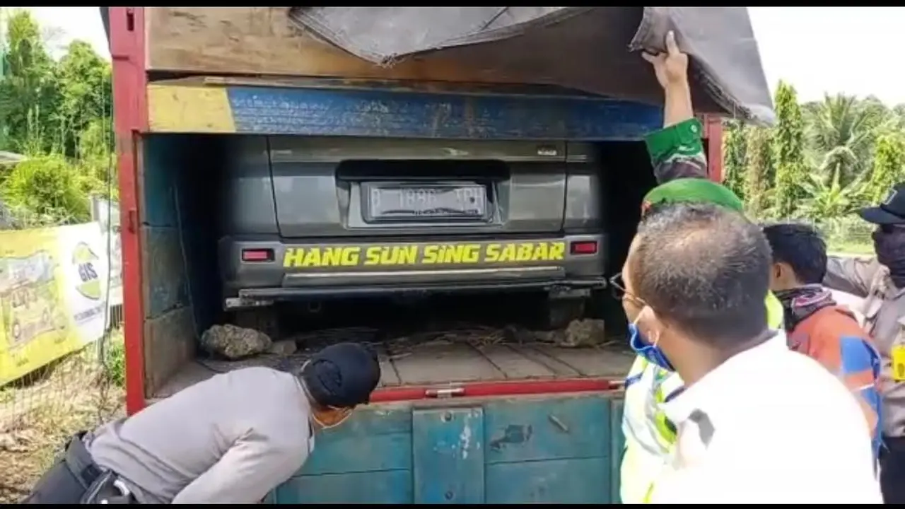 Pria menyewa truk untuk nekat mudik ke Lampung Timur di tengah wabah Corona