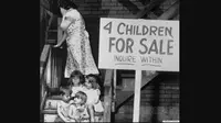 Pada tahun 1948, dunia terkejut melihat foto seorang wanita hamil yang mengalihkan kepalanya dari kamera. Sementara keempat anaknya yang dijual duduk di tangga di depannya. Source: pinterest