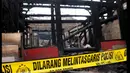 Kebakaran yang melanda Wihara Dharma Bakti, Jakarta Barat, Senin (2/3/2015) dini hari, mengakibatkan sebagian bangunan dan isi di dalam wihara hangus terbakar. (Liputan6.com/Faisal R Syam)