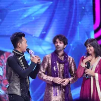 Satu akademia asal Jember harus pulang lebih cepat. Konser Wildcard D'Academy 4 yang digelar pada Kamis (13/4) malam itu membuat Nuril kalah dalam voting melawan dua pesaingnya, Rafi (Cirebon) dan Teguh (Bandung). (Nurwahyunan/Bintang.com)