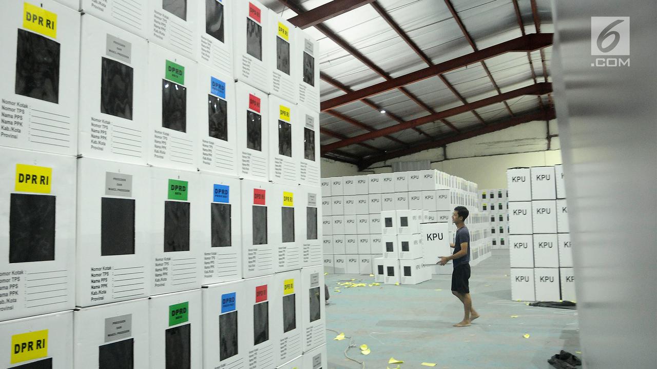 Melihat Perakitan Kotak Suara Pemilu 2019