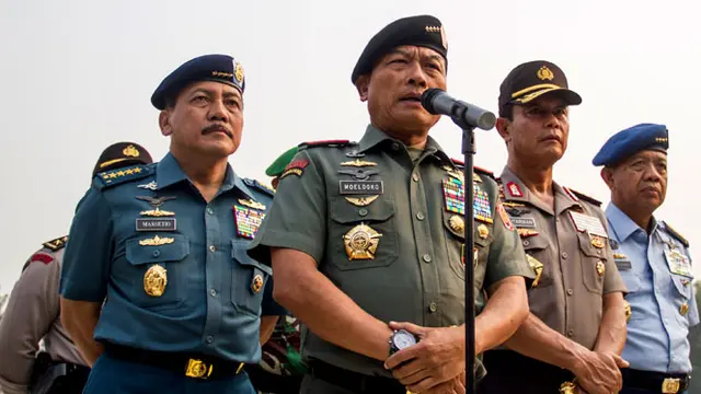 TNI Siapkan Pengamanan Pagar Betis Untuk Kawal Jokowi