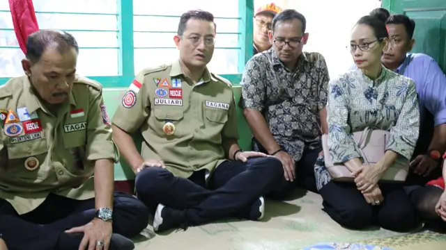 Mensos Sampaikan Duka Mendalam kepada Keluarga Siswa SMPN 1 Turi Korban dan Salurkan Santunan