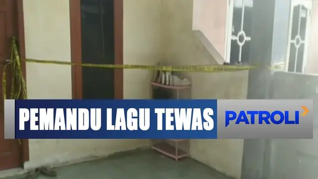 Saat ditemukan, di sekeliling tubuhnya ditemukan ceceran darah.