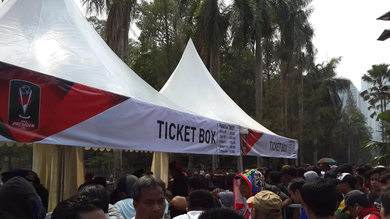 Antrean mengular tiket Persib vs Sriwijaya di SUGBK
