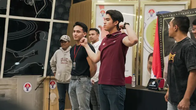 7 Potret El Rumi dan Jefri Nichol yang Bakal Tanding Tinju