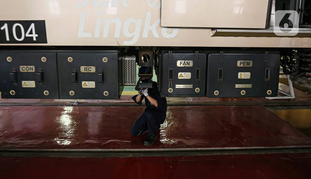 Tingginya mobilitas penumpang tentunya harus diimbangi dengan perawatan rutin yang memadai. (Liputan6.com/Faizal Fanani)