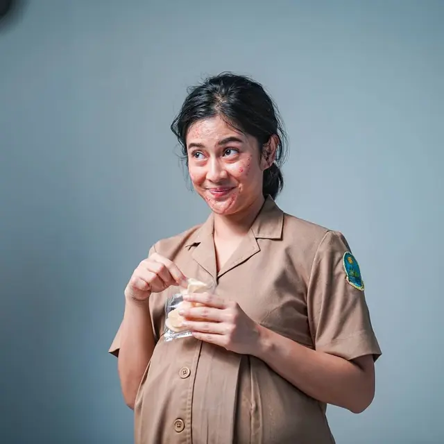 Demi Film Ini 7 Potret Dian Sastro Tampil Jerawatan yang Curi Perhatian