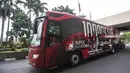 Bus yang membawa pemain dan staff pelatih Timnas Indonesia berangkat dari Hotel Sultan menuju SUGBK, Jakarta, Selasa (13/11). Timnas Indonesia akan melawan Timor Leste pada laga Piala AFF 2018. (Bola.com/Vitalis Yogi Trisna)