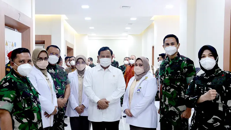 Menteri Pertahanan Prabowo Subianto saat meresmikan MRI Center.