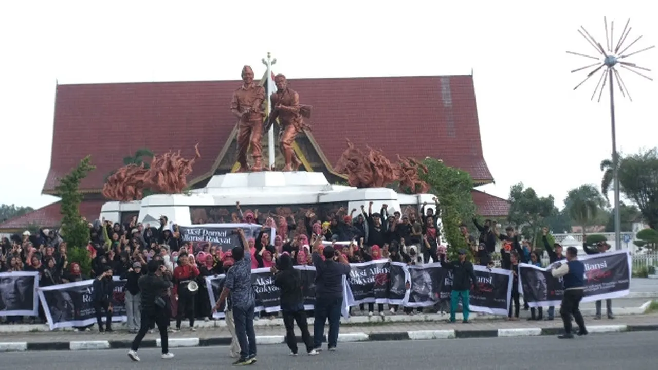 Ratusan massa gelar aksi damai dukung pelaksanaan Pemilu 2024 secara damai, aman dan tidak memecah persatuan.