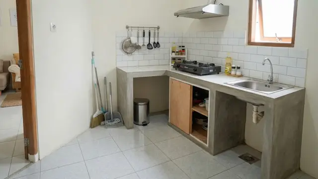 Desain dapur rumah subsidi dengan ruang terbatas yang anti bau dan tidak becek model dapur dengan lantai yang mudah dibersihkan