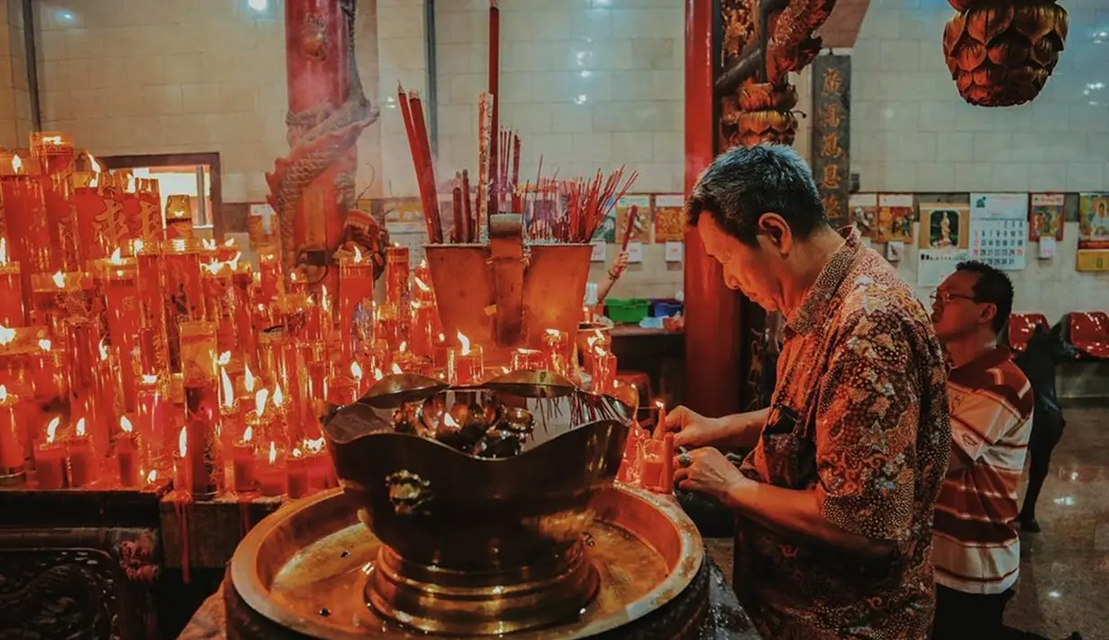 Klenteng ini mengutip dari Eastjava.com, konon klenteng ini dibangun oleh pasukan Tar-Tar zaman Khu Bilai Khan di awal Kerajaan Majapahit. (Liputan6.com/IG/@surabaya)