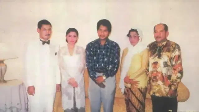 Potret Lawas Pernikahan Bambang Trihatmodjo dengan Mayangsari, Sederhana