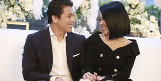 Syahrini dan Reino Barack