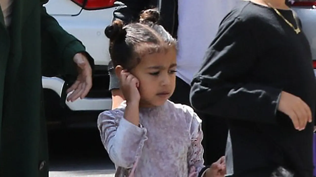 [Bintang] North West