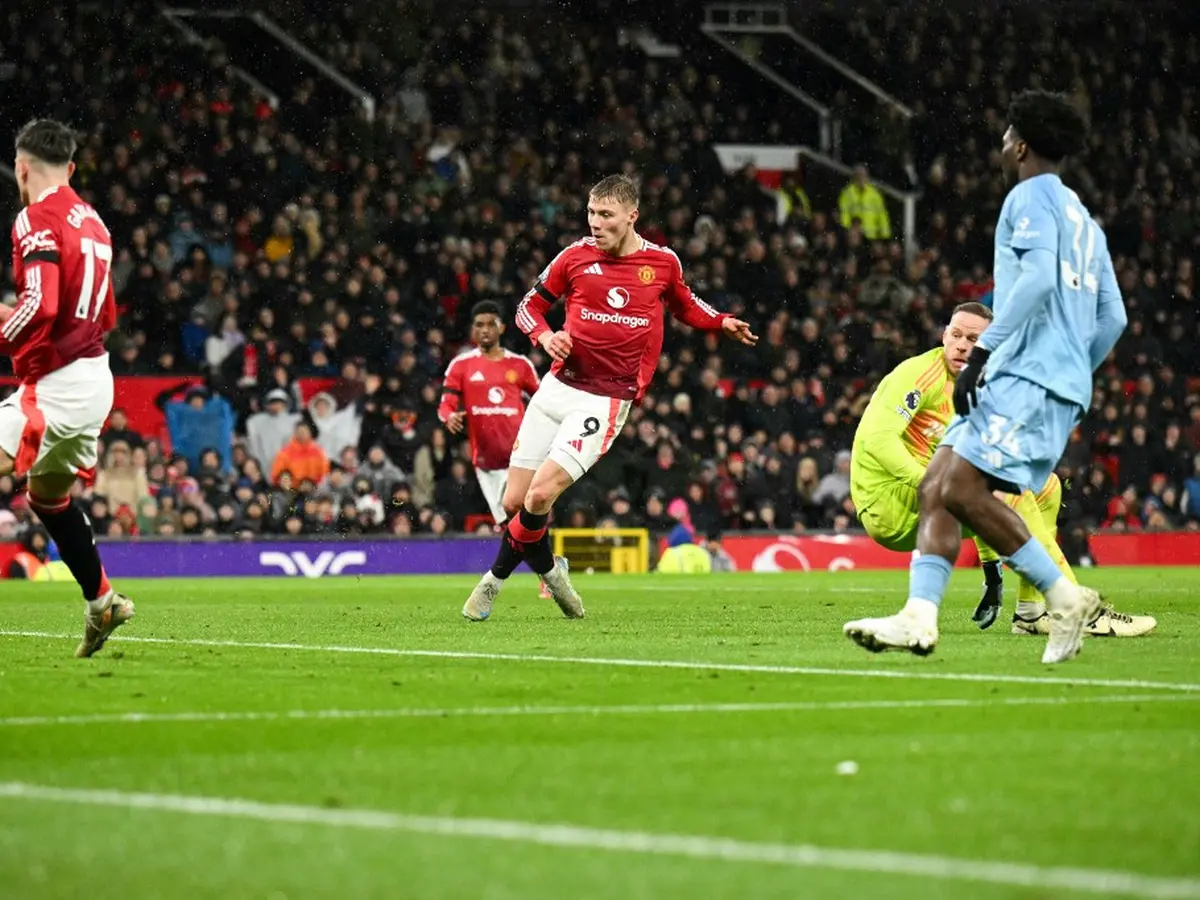 Hasil Liga Inggris Manchester United vs Nottingham Forest: Setan Merah Takluk 2-3 - Bola Liputan6.com