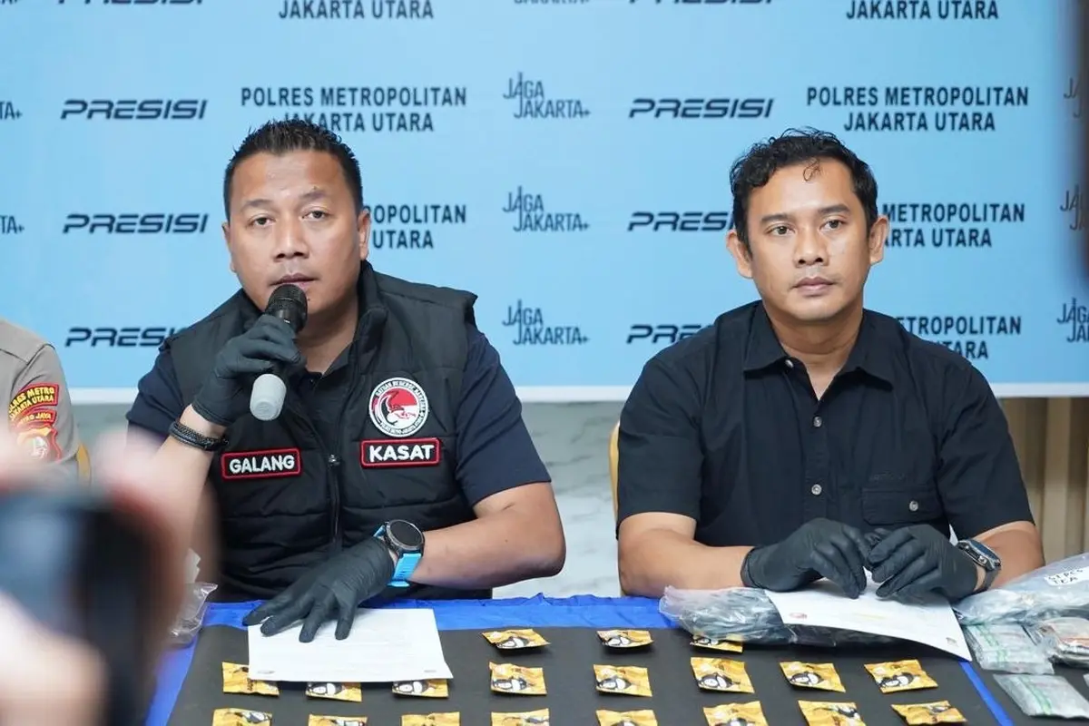 Satresnarkoba Polres Metro Jakarta Utara menemukan vape etomidate usai menggerebek Alexa Suites and Lounge di kawasan Penjaringan, Jakarta Utara.