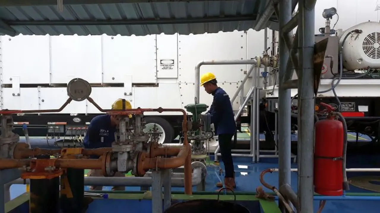 Pembangkit Listrik Tenaga Gas (PLTG) Samberra berkapasitas 2x20 Mega Watt (MW). (Agustina Melani/Liputan6.com)