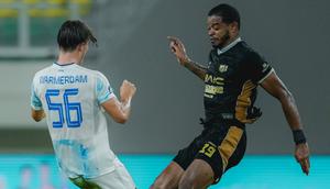Dewa United vs PSIM Yogyakarta di BRI Super League 2025/2026. (X Dewa United)