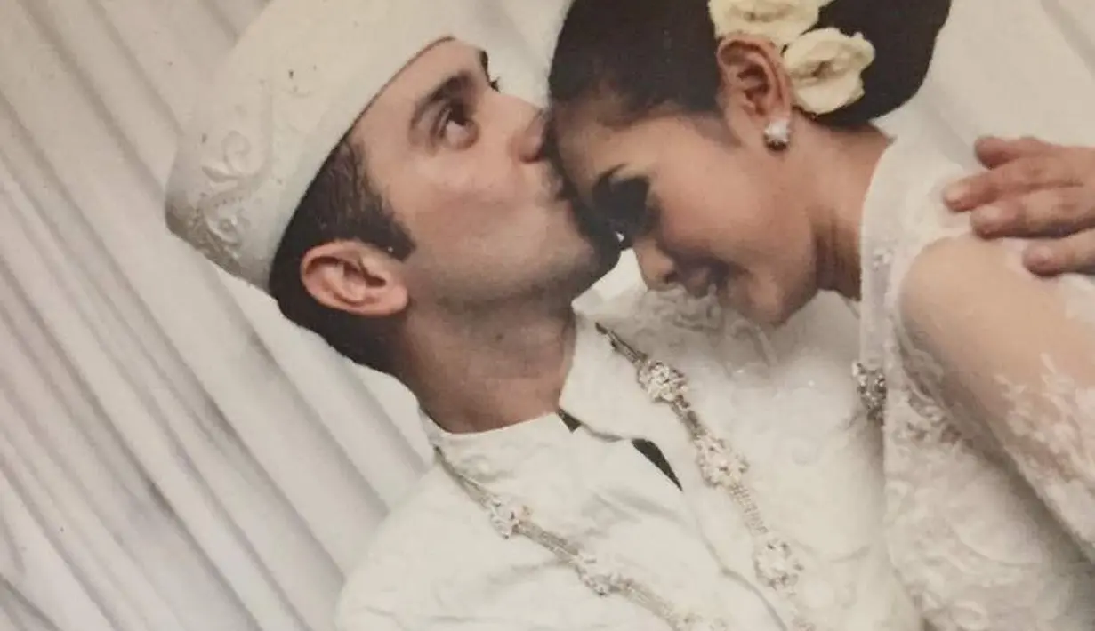 Richa Novisha dan Gerry Iskak saat pernikahan (Dok. Pribadi)