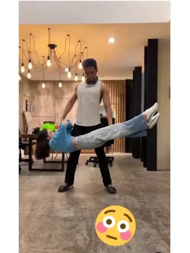 6 Potret Keakraban Azka Corbuzier dan Nada Tarina Putri, Disebut Sibling Goals