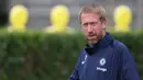 <p>Chelsea menunjuk Graham Potter usai mendepak Thomas Thucel dari kursi pelatih kepala mereka. Sejauh ini, Potter mampu menunjukkan kinerja yang positif baik di liga maupun kompetisi Eropa. The Blues kini menempati urutan keempat klasemen Liga Inggris dengan raihan 16 poin. (AFP/Adrian Dennis)</p>