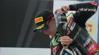 Jonathan Rea menyegel gelar juara dunia World Superbike setelah memenangi balapan pertama di Magny Cours, Sabtu (30/9/2017). (Twitter/BBC)