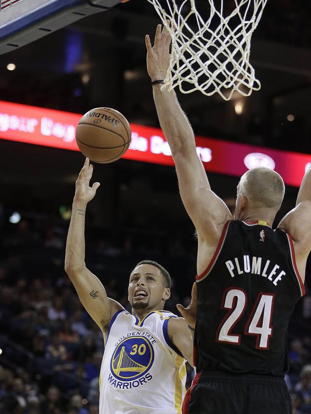 Golden State Warriors Hempaskan Portland Trail Blazers