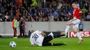 Wayne Rooney mencetak gol ketiga ke gawang Club Brugge. Kamis (27/8/2015) dini hari WIB. (Action Images via Reuters/Carl Recine)
