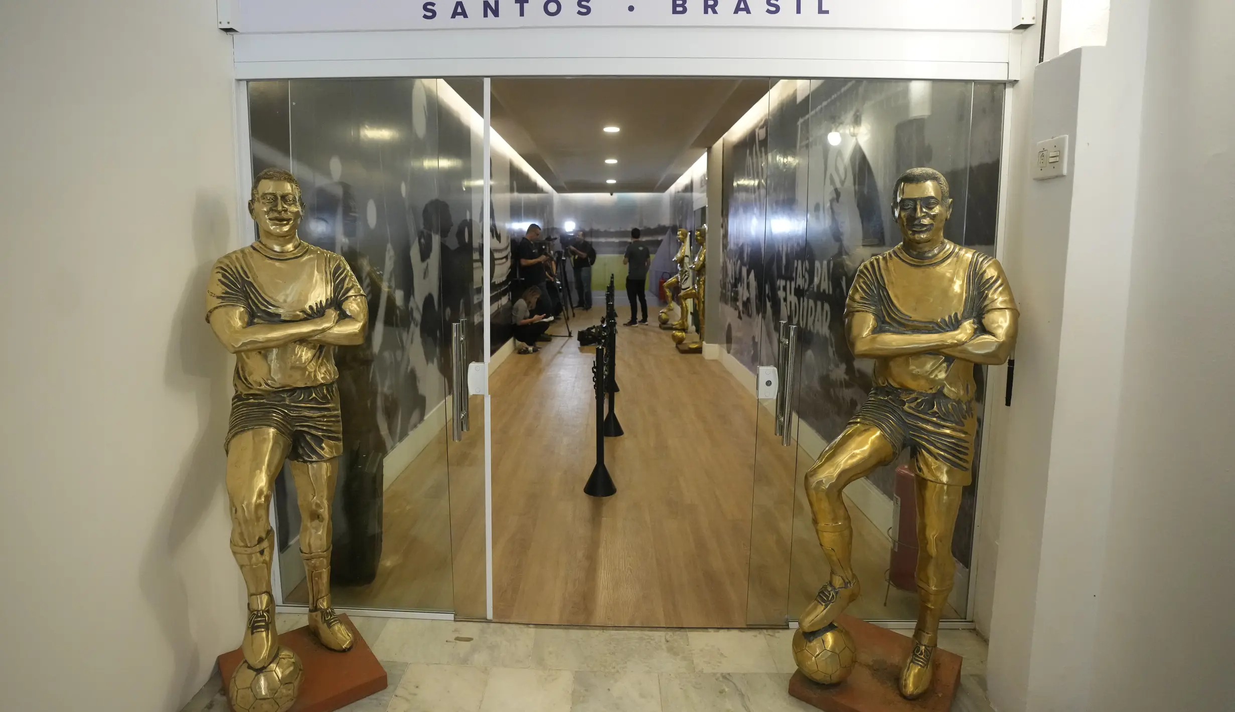 Makam Legenda Bola Brasil Pele Dibuka untuk Umum - Foto Liputan6.com