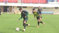 Para pemain PSIS Semarang kembali berlatih di Stadion Citarum, Semarang, Senin (7/9/2020). (Bola.com/Dok PSIS Semarang)