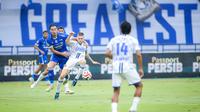 Persib Bandung sukses merengkuh gelar juara BRI Super League 2025/2026. Kepastian itu diraih setelah Maung Bandung bermain imbang tanpa gol kontra Persijap Jepara pada pekan ke-34. Bertanding di Stadion Gelora Bandung Lautan Api (GBLA), Bandung, Sabtu (23/5/2026) sore WIB. (Bola.com/Bagaskara Lazuardi)