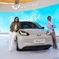 Wuling Motors secara perdana membuka tampilan eksterior dan interior mobil listrik terbarunya, BinguoEV yang memiliki desain ikonik serta dibekali fitur berkendara dan keselamatan yang inovatif.