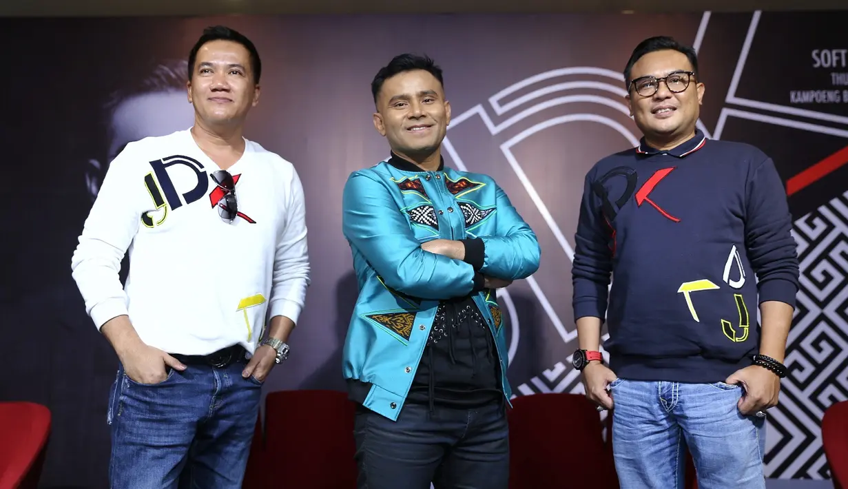 Dalam mengembangkan bisnis fashionnya, Judika mengaku tak sendiri. Sadar tak memiliki kemampuan dalam menjalankan bisnis fashion, ia menggandeng HM Fitno, owner dari F Corp, sebagai mitra usahanya. (Nurwahyunan/Bintang.com)