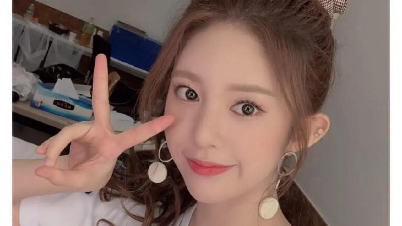 Daisy Momoland (Instagram/ momoland_official)