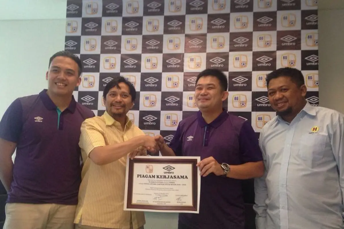 Barito Putera dan Umbro