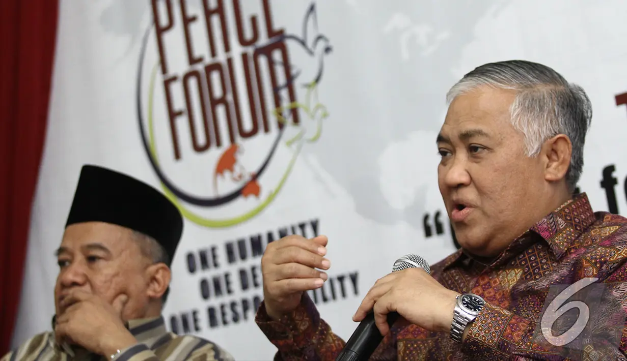 Din Syamsudin (kanan) saat konferensi pers terkait World Peace Forum ke-5 di Jakarta, Selasa (4/11/2014). (Liputan6.com/Faizal Fanani)