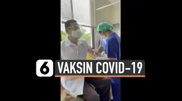 Vaksin Covid-19 Sinovac dianjurkan untuk usia 18 hingga 59 tahun. Seorang dokter di Jakarta berusia 77 tahun disuntik vaksin ini. Rekaman videonya viral.