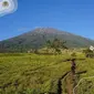 Usai Liburan Natal dan Tahun Baru, Gunung Rinjani Akan Ditutup 3 Bulan. (dok.Instagram @gunungrinjani_nationalpark/https://www.instagram.com/p/CGL5M5clEHU/Henry)