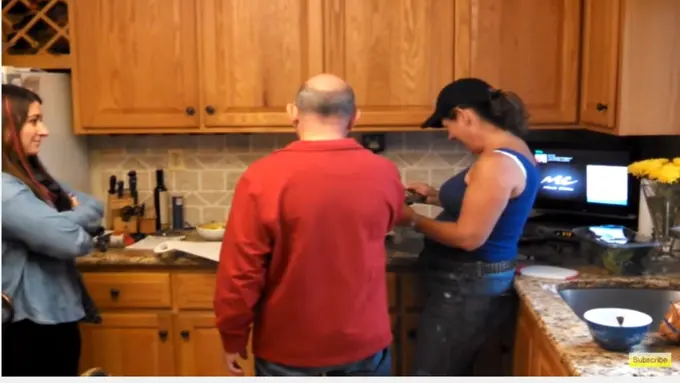 Bikin Bengong! Ini Reaksi Seorang Ibu Saat Tahu Anaknya Hamil