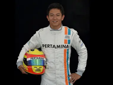 Grand Prix Australia 2016 meninggalkan cerita tersendiri bagi penggemar balap Formula 1 Indonesia. Pasalnya, ada pebalap pertama tanah air yang melakukan debutnya di ajang balap jet darat tersebut, yaitu Rio Haryanto. (AFP/Paul Crock)