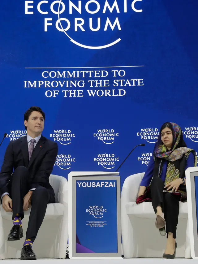 Kaus kaki PM Kanada Justin Trudeau