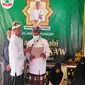 Pangeran Wisnu Lesmana menyampaikan pidato usai dilantik menjadi Sultan Jayawikarta III Keraton Kasepuhan Cirebon. Foto (Liputan6.com / Panji Prayitno)