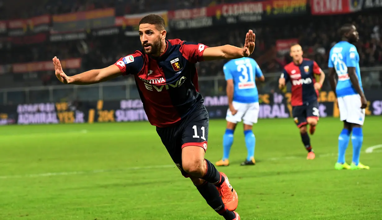 6. Adel Taarabt - Nama Taarabt mulai mencuat saat tampil apik membela QPR musim 2008-2013. Namun terdegradasinya QPR membuat kariernya meredup. (AFP/Vincenzo Pinto)