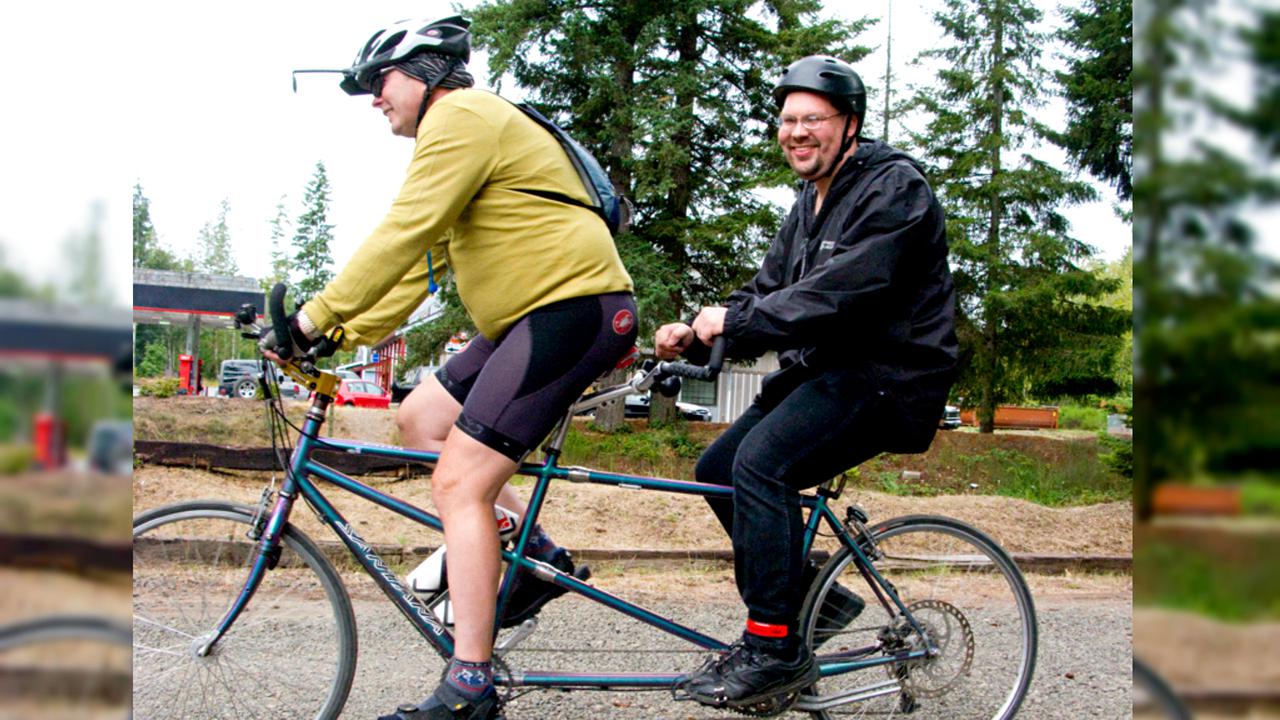Video Para Tuna Netra Asik Bersepeda di Mexico City