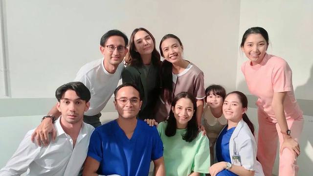 6 Potret Kebersamaan Pemain Serial Layangan Putus, Diangkat dari Kisah Nyata