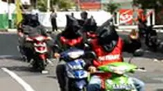 Atraksi menyusuri jalan sepanjang 40 kilometer dengan mata tertutup diperlihatkan para pesulap di Kota Salatiga, Jateng. Aksi ini dalam rangka merayakan ulang tahun Kota Salatiga. 