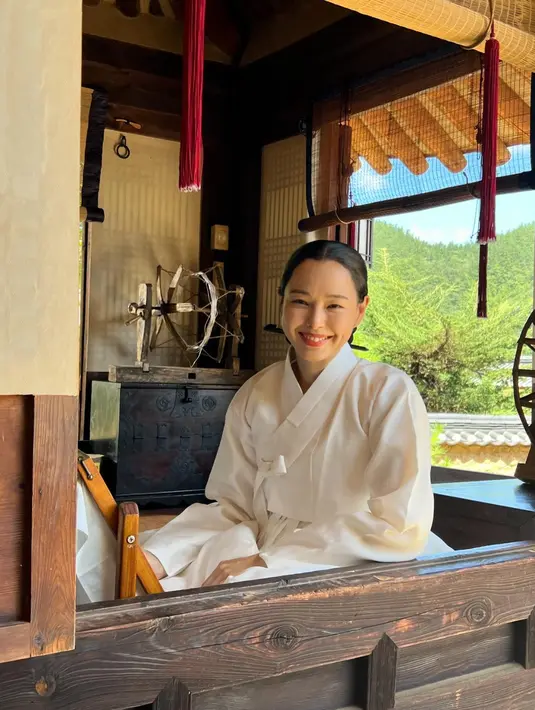 "Ini bukanlah perjalanan yang mudah, tapi aku bersenang-senang syuting dengan aktor dan staf yang baik. Saya bisa menunjukkan karya seni ini kepada Anda, itu suatu kehormatan, dan itu adalah kebahagiaan," tutup Honey Lee.